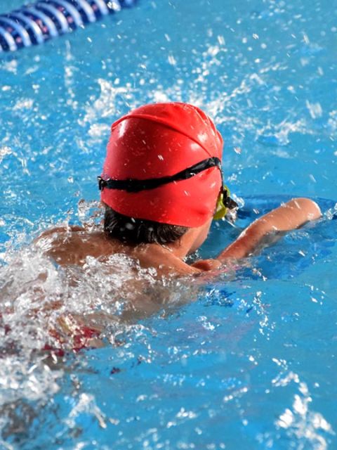 ΚΟΛΥΜΒΗΤΗΡΙΟ ΜΕ ΕΣΩΤΕΡΙΚΗ ΠΙΣΙΝΑ