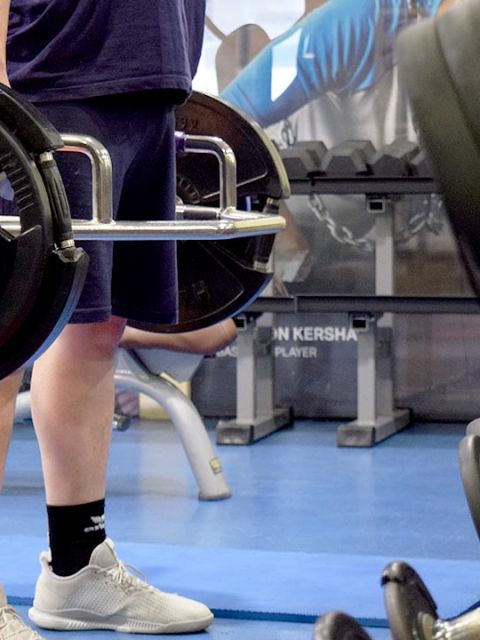 ΠΛΗΡΩΣ ΕΞΟΠΛΙΣΜΕΝΟ ΓΥΜΝΑΣΤΗΡΙΟ