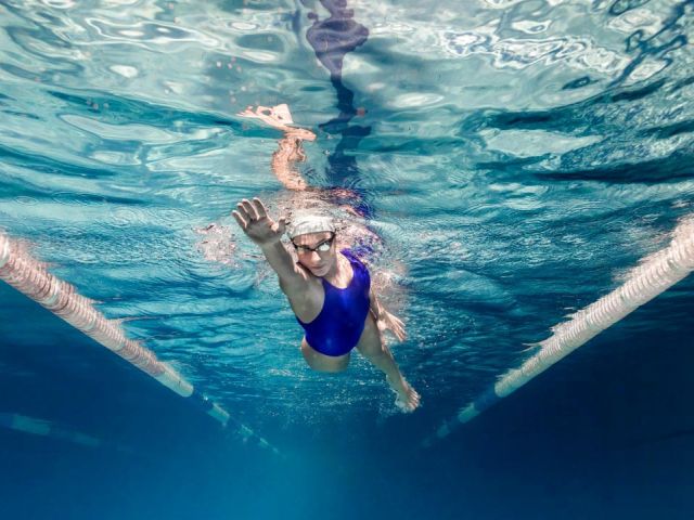 Pool Cosmote Magenta Moments