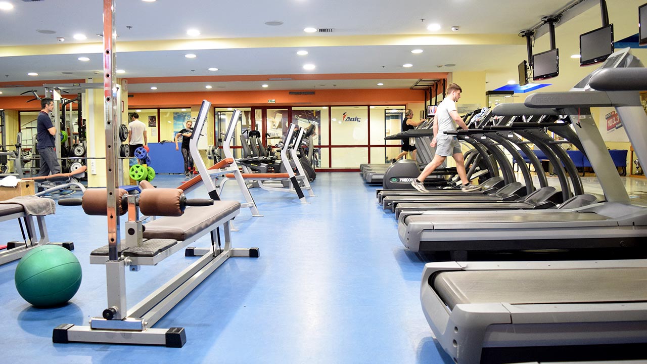 ΠΛΗΡΩΣ ΕΞΟΠΛΙΣΜΕΝΟ ΓΥΜΝΑΣΤΗΡΙΟ