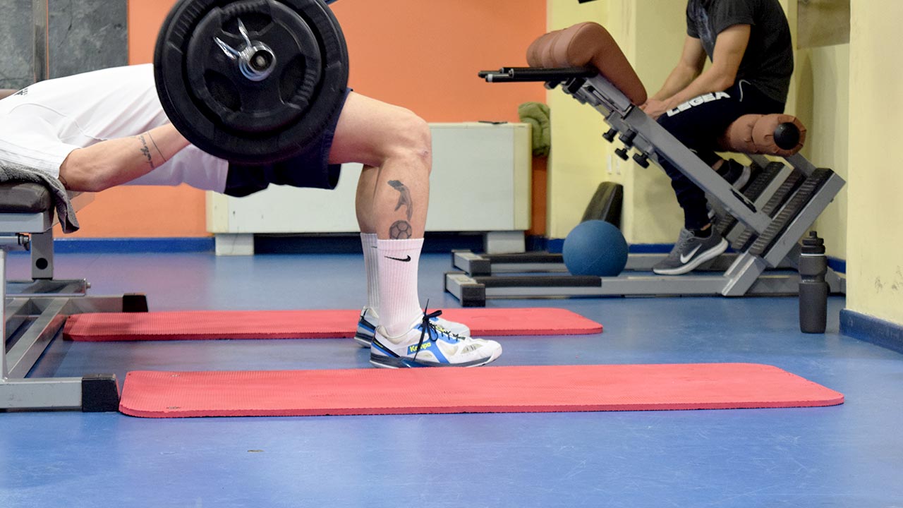 ΠΛΗΡΩΣ ΕΞΟΠΛΙΣΜΕΝΟ ΓΥΜΝΑΣΤΗΡΙΟ