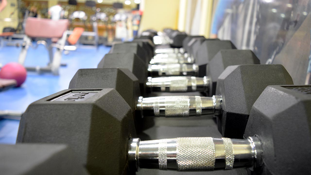 ΠΛΗΡΩΣ ΕΞΟΠΛΙΣΜΕΝΟ ΓΥΜΝΑΣΤΗΡΙΟ