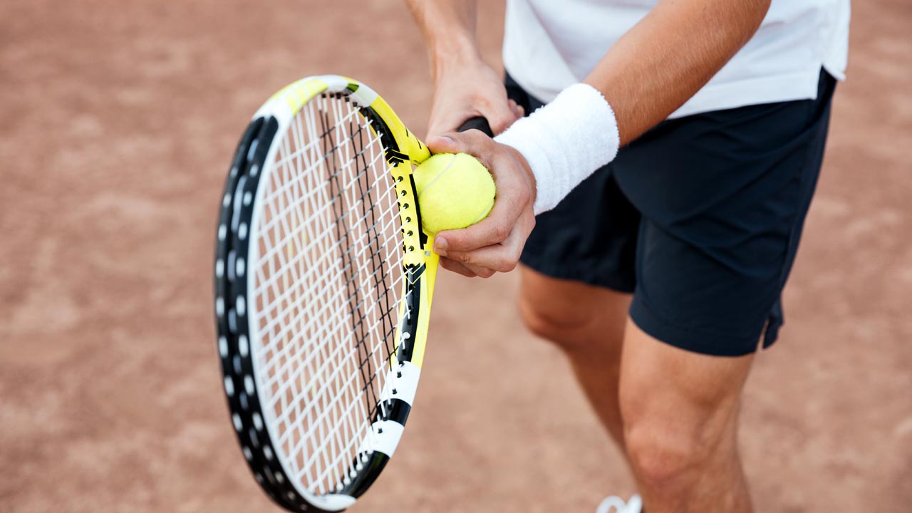 ΤΕΝΙΣ ΕΝΗΛΙΚΩΝ